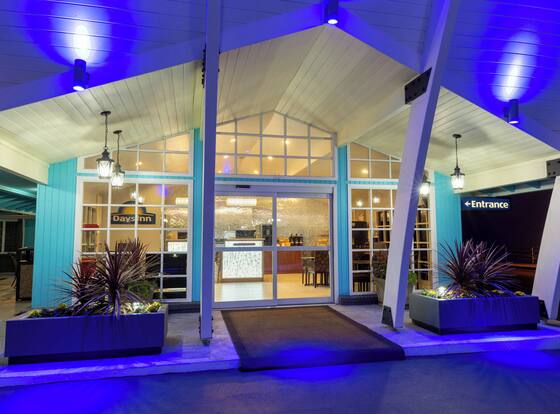 Rosewood Inn and Suites is a family friendly hotel in Roseburg, Oregon (OR)