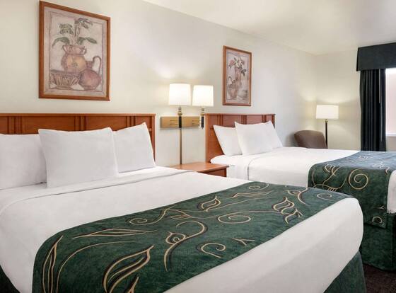 Travelodge by Wyndham Clinton Valley West Court is a family friendly hotel in Clinton, Iowa (IA)