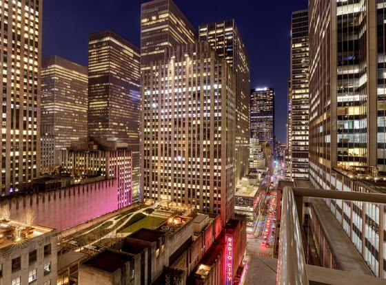 DoubleTree by Hilton New York Midtown Fifth Ave is a family friendly hotel in New York City (NYC), New York (NY)