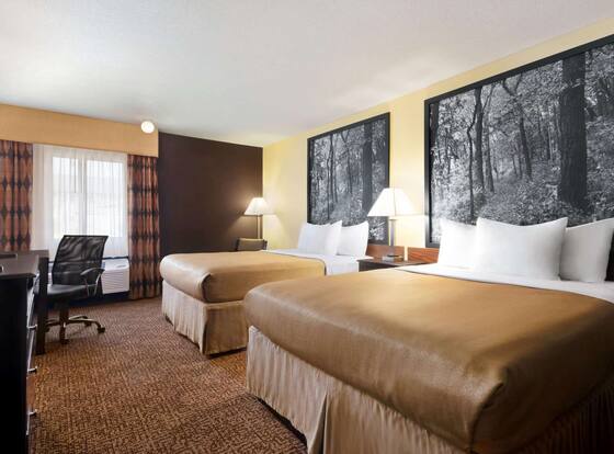 Super 8 by Wyndham Des Moines is a family friendly hotel in Des Moines, Iowa (IA)