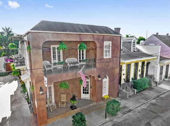 New Orleans Guest House is a family friendly hotel in New Orleans, Louisiana (LA)
