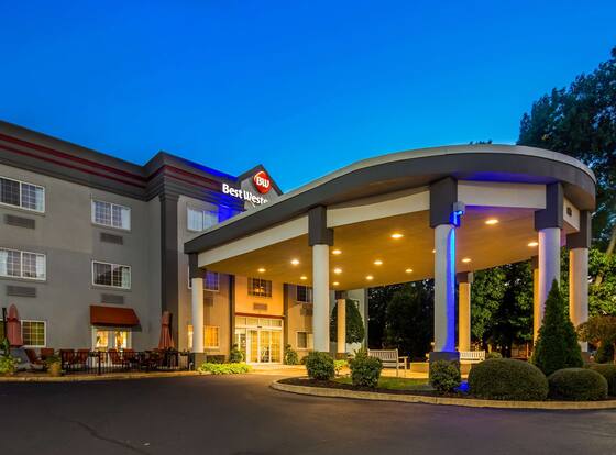 Best Western Plus Newport News Inn & Suites is a family friendly hotel in Newport News, Virginia (VA)