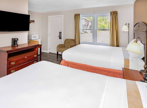 Travelodge by Wyndham Great Barrington Berkshires is a family friendly hotel in Housatonic, Massachusetts (MA)