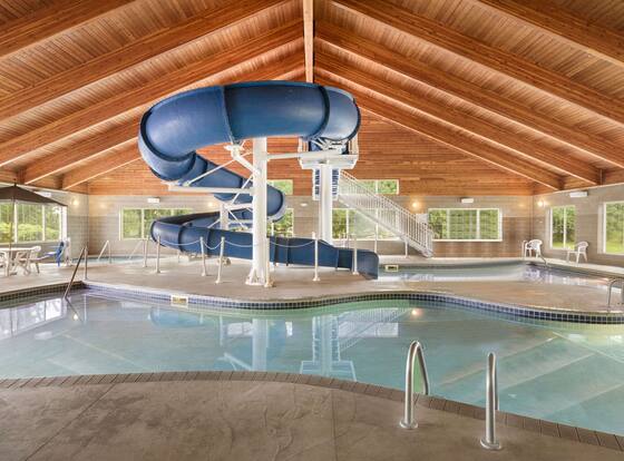 Comfort Inn & Suites St. Paul Northeast is a family friendly hotel in White Bear Lake, Minnesota (MN)