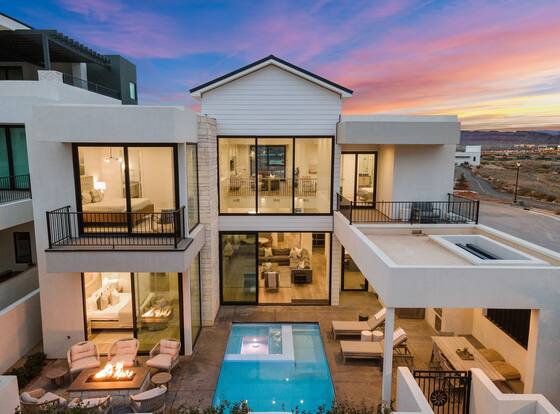 Golden Hour by RedAwning is a family friendly hotel in St. George, Utah (UT)