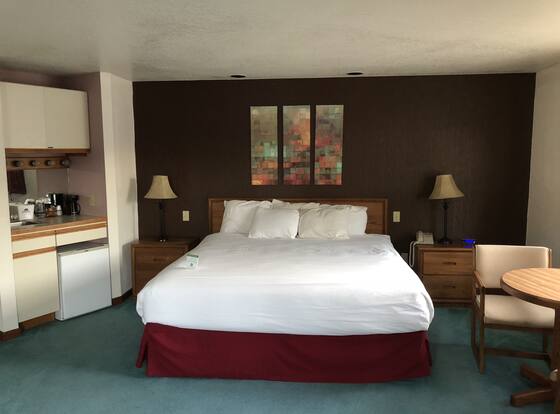 Travelodge by Wyndham Mackinaw City is a family friendly hotel in Mackinaw City, Michigan (MI)