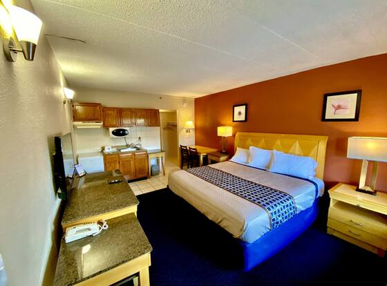 Breeze Inn & Suites is a family friendly hotel in Virginia Beach, Virginia (VA)