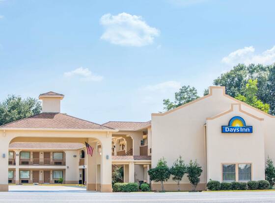 Days Inn by Wyndham Abbeville is a family friendly hotel in Abbeville, Louisiana (LA)