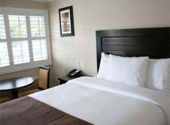 Raincross Hotel is a family friendly hotel in Riverside, California (CA)