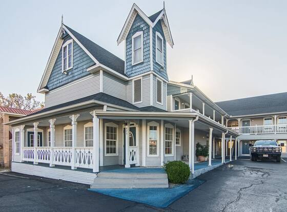 Motel 6 Paris, TX is a family friendly hotel in Paris, Texas (TX)