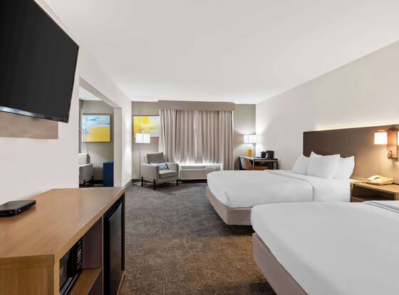 Comfort Inn & Suites is a family friendly hotel in Elk City, Oklahoma (OK)