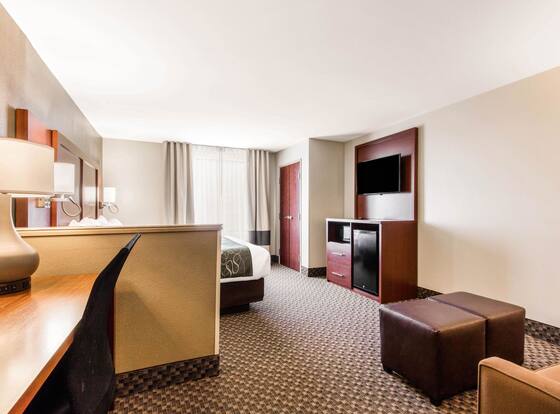 Comfort Suites Tuscaloosa near University is a family friendly hotel in Tuscaloosa, Alabama (AL)