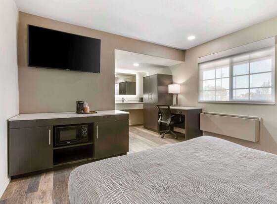 Quality Inn Show Low is a family friendly hotel in Show Low, Arizona (AZ)