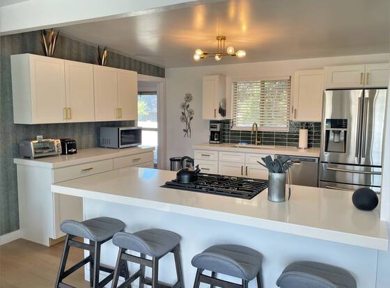 Sagehill Home 7 Bedroom Home by RedAwning is a family friendly hotel in Millcreek, Utah (UT)