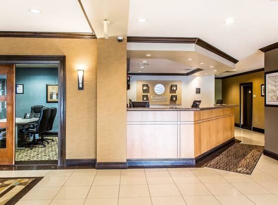 Comfort Inn & Suites is a family friendly hotel in Meriden, Connecticut (CT)