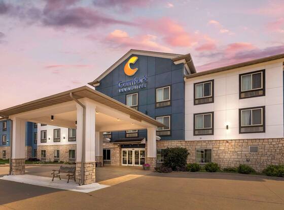 Comfort Inn & Suites Grinnell near I-80 is a family friendly hotel in Grinnell, Iowa (IA)