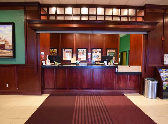 Mackinaw Beach & Bay Inn & Suites is a family friendly hotel in Mackinaw City, Michigan (MI)