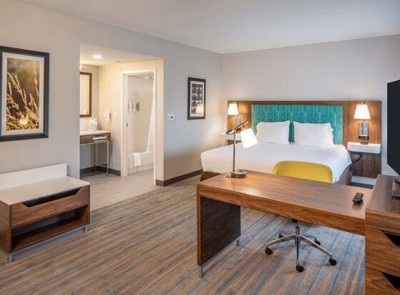 Hampton Inn & Suites Omaha Southwest-La Vista is a family friendly hotel in La Vista, Nebraska (NE)