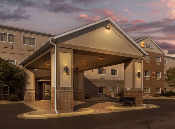 Comfort Inn & Suites Davenport - Quad Cities is a family friendly hotel in Davenport, Iowa (IA)