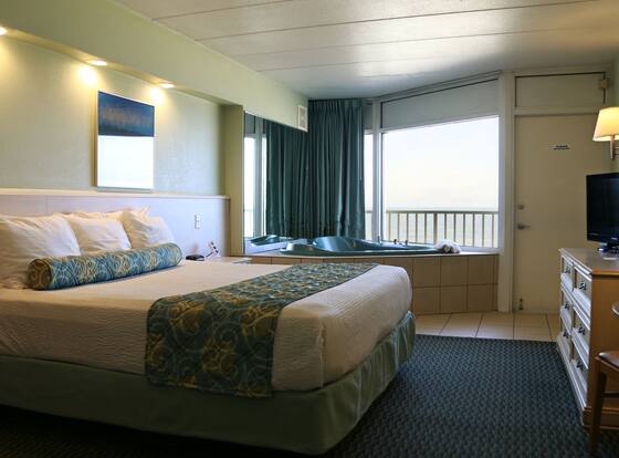 Schooner Inn is a family friendly hotel in Virginia Beach, Virginia (VA)