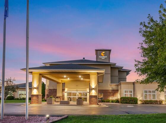 Comfort Inn Plover-Stevens Point is a family friendly hotel in Plover, Wisconsin (WI)