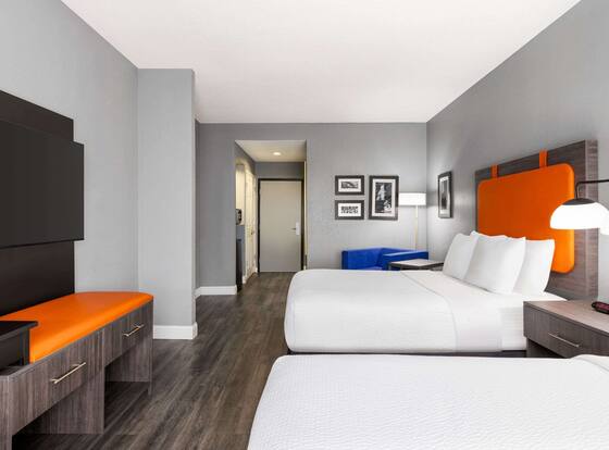 La Quinta Inn & Suites by Wyndham Mt. Laurel - Philadelphia is a family friendly hotel in Ramblewood, New Jersey (NJ)