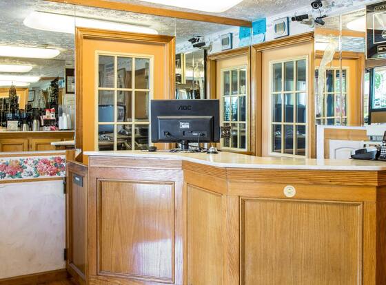 Rodeway Inn & Suites Branford - Guilford is a family friendly hotel in Branford Center, Connecticut (CT)