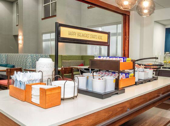 Hampton Inn & Suites Fort Worth-West-I-30 is a family friendly hotel in Fort Worth, Texas (TX)