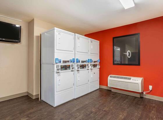 Extended Stay America Suites Somerset Franklin is a family friendly hotel in Somerset, New Jersey (NJ)
