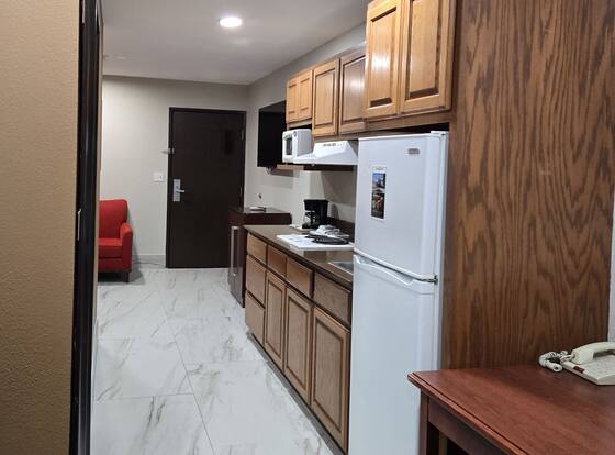Town House Extended Stay Hotel Downtown is a family friendly hotel in Lincoln, Nebraska (NE)
