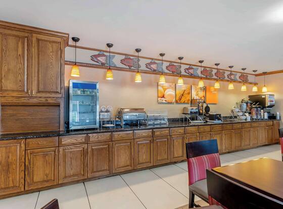 Comfort Inn & Suites is a family friendly hotel in Dover, Delaware (DE)
