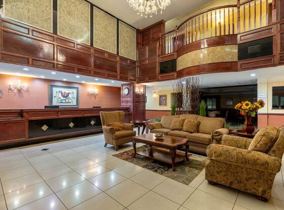 La Quinta Inn & Suites by Wyndham Dodge City is a family friendly hotel in Dodge City, Kansas (KS)