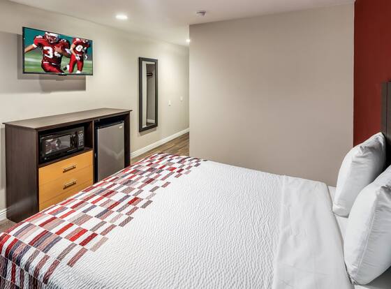 Red Roof Inn St George, UT - Convention Center is a family friendly hotel in St. George, Utah (UT)
