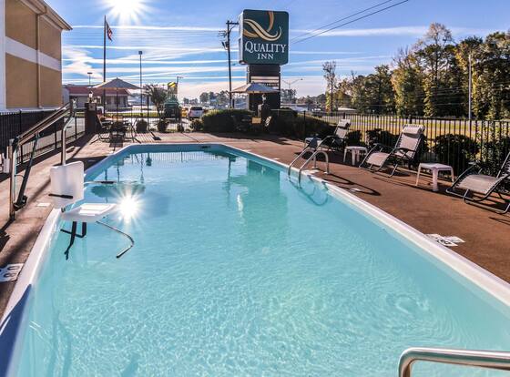 Quality Inn Alexander City is a family friendly hotel in Alexander City, Alabama (AL)