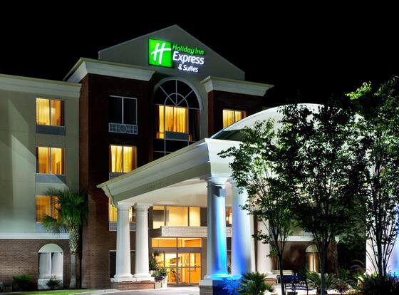 Holiday Inn Express Hotel & Suites Charleston-North by IHG is a family friendly hotel in North Charleston, South Carolina (SC)