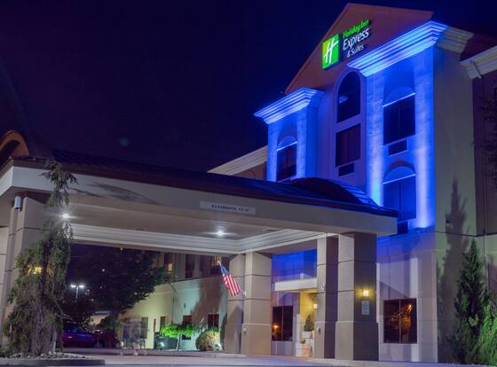 Holiday Inn Express and Suites Newton by IHG is a family friendly hotel in Newton, New Jersey (NJ)