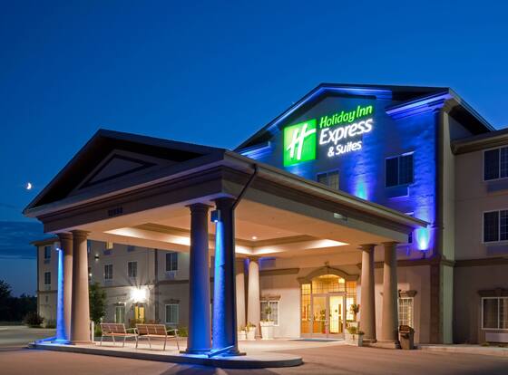 Holiday Inn Express & Suites Eau Claire North by IHG is a family friendly hotel in Chippewa Falls, Wisconsin (WI)