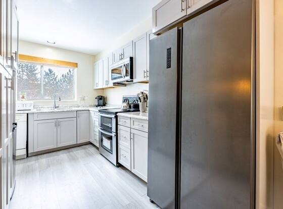 Telemark 5 4 Bedroom Condo by RedAwning is a family friendly hotel in Jeffersonville, Vermont (VT)
