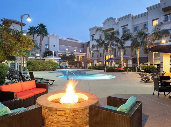 Holiday Inn Express & Suites Phoenix - Glendale Sports Dist by IHG is a family friendly hotel in Glendale, Arizona (AZ)