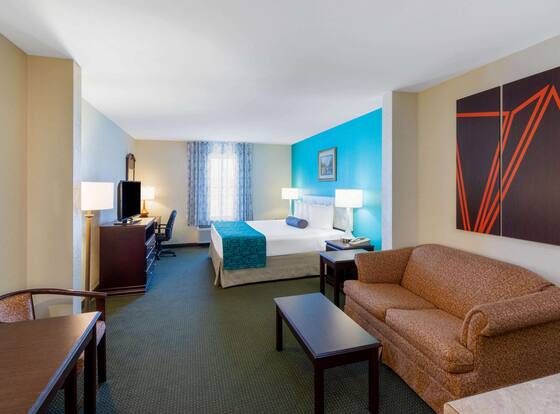 Howard Johnson by Wyndham Houma is a family friendly hotel in Houma, Louisiana (LA)