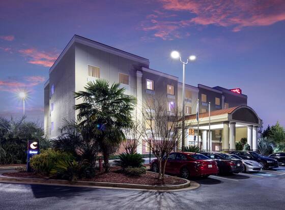 Comfort Suites Forsyth near I-75 is a family friendly hotel in Forsyth, Georgia (GA)