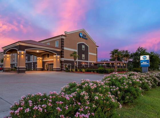 Best Western Texas City is a family friendly hotel in Texas City, Texas (TX)