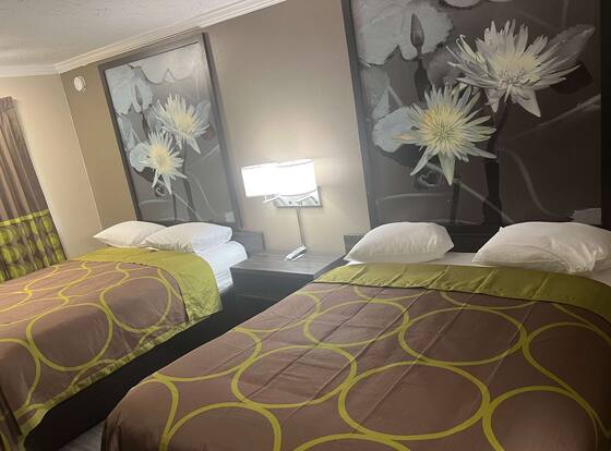 Super 8 by Wyndham Picayune is a family friendly hotel in Picayune, Mississippi (MS)