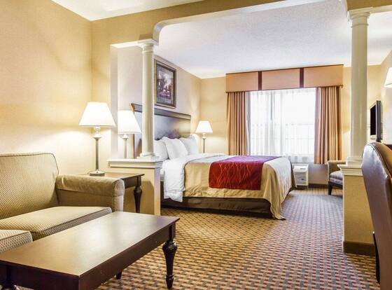 Comfort Inn & Suites Scarborough - Portland is a family friendly hotel in Dunstan, Maine (ME)