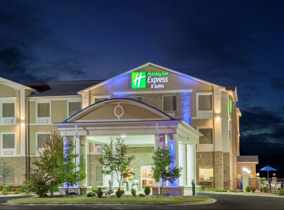 Holiday Inn Express Hotel & Suites Clarksville by IHG is a family friendly hotel in Clarksville, Arkansas (AR)