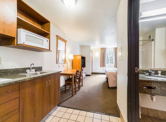 Welcome Suites is a family friendly hotel in O'Fallon, Illinois (IL)