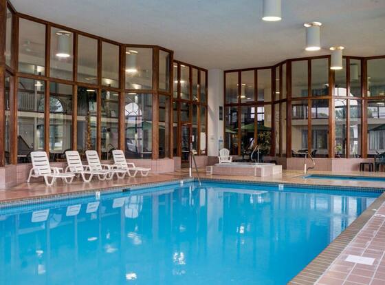 Rodeway Inn Columbia Mall Loop is a family friendly hotel in Grand Forks, North Dakota (ND)