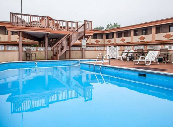 Rodeway Inn Point Pleasant Beach is a family friendly hotel in Point Pleasant Beach, New Jersey (NJ)