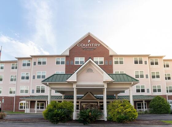 Country Inn & Suites by Radisson, Wilmington, NC is a family friendly hotel in Wilmington, North Carolina (NC)