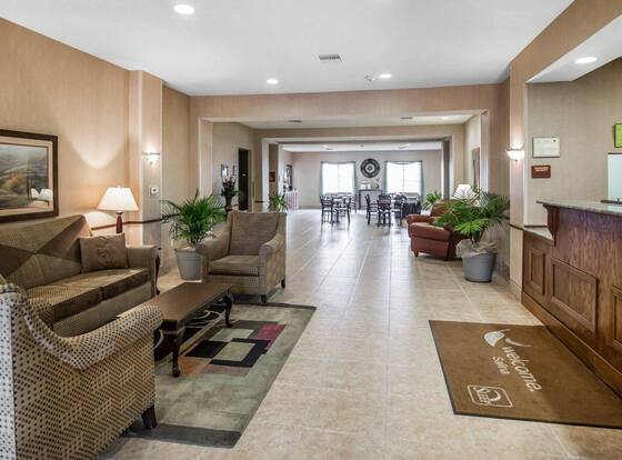 Rodeway Inn & Suites is a family friendly hotel in Salina, Kansas (KS)